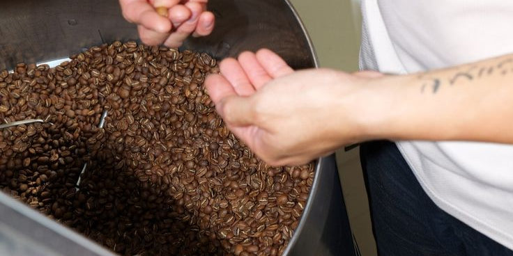 Niveles de tueste del café: claro, medio y oscuro explicados