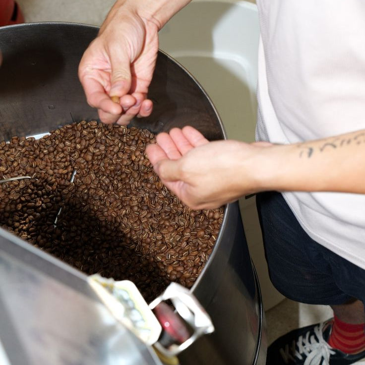 Niveles de tueste del café: claro, medio y oscuro explicados